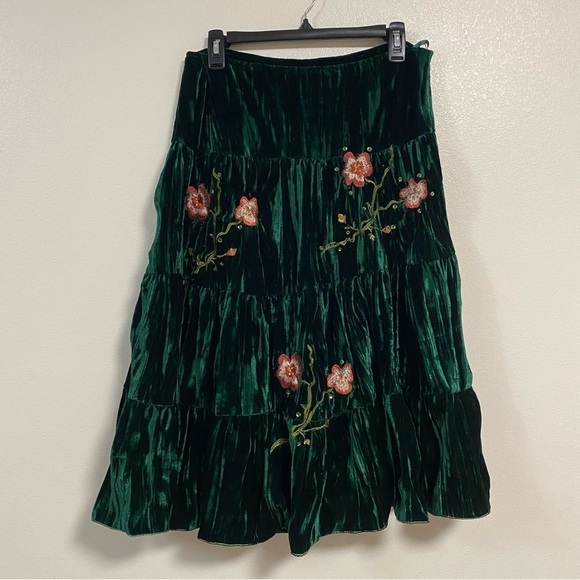 Runway 101 Maxi Skirt Women's Size Medium Emerald Green Embroidered Velvet Skirt - Picture 6 of 13